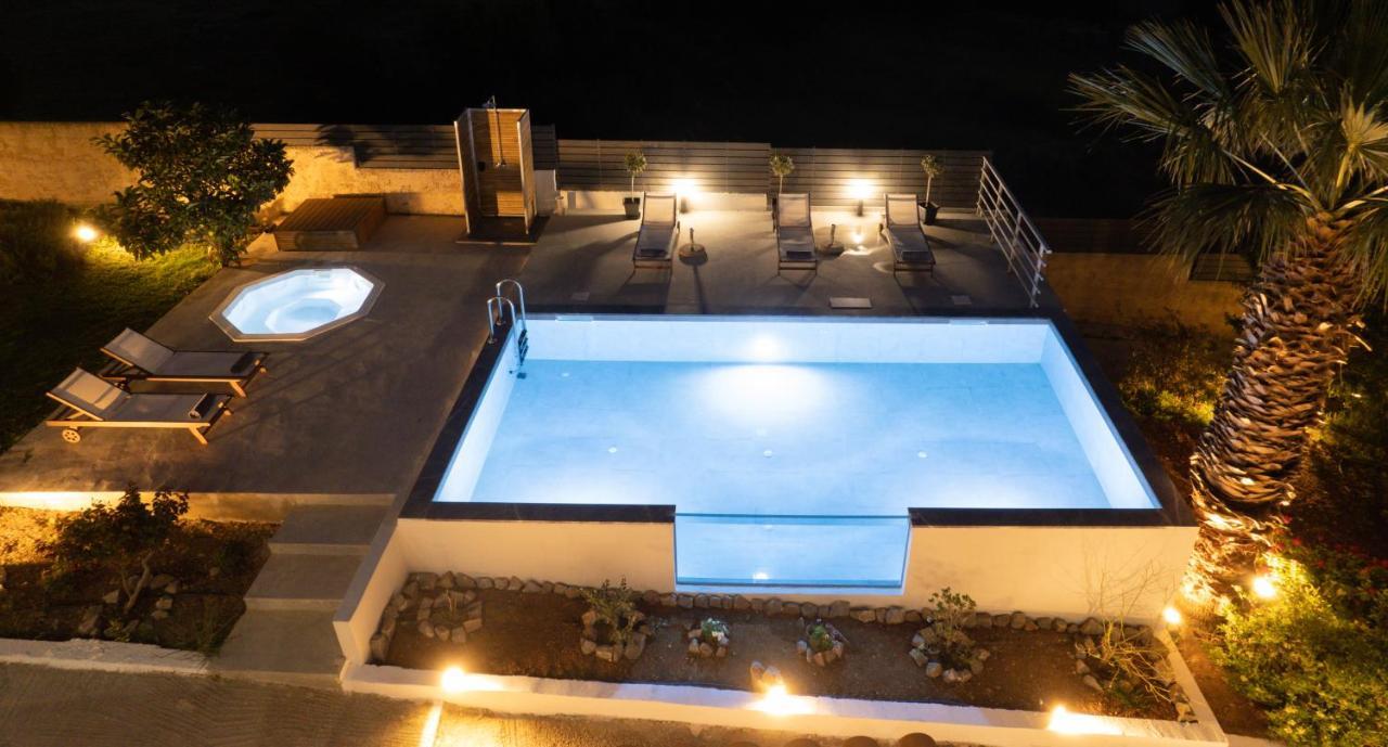 Queen'S Gem Luxury Villa - Heated Jacuzzi & Pool Χερσόνησος Εξωτερικό φωτογραφία