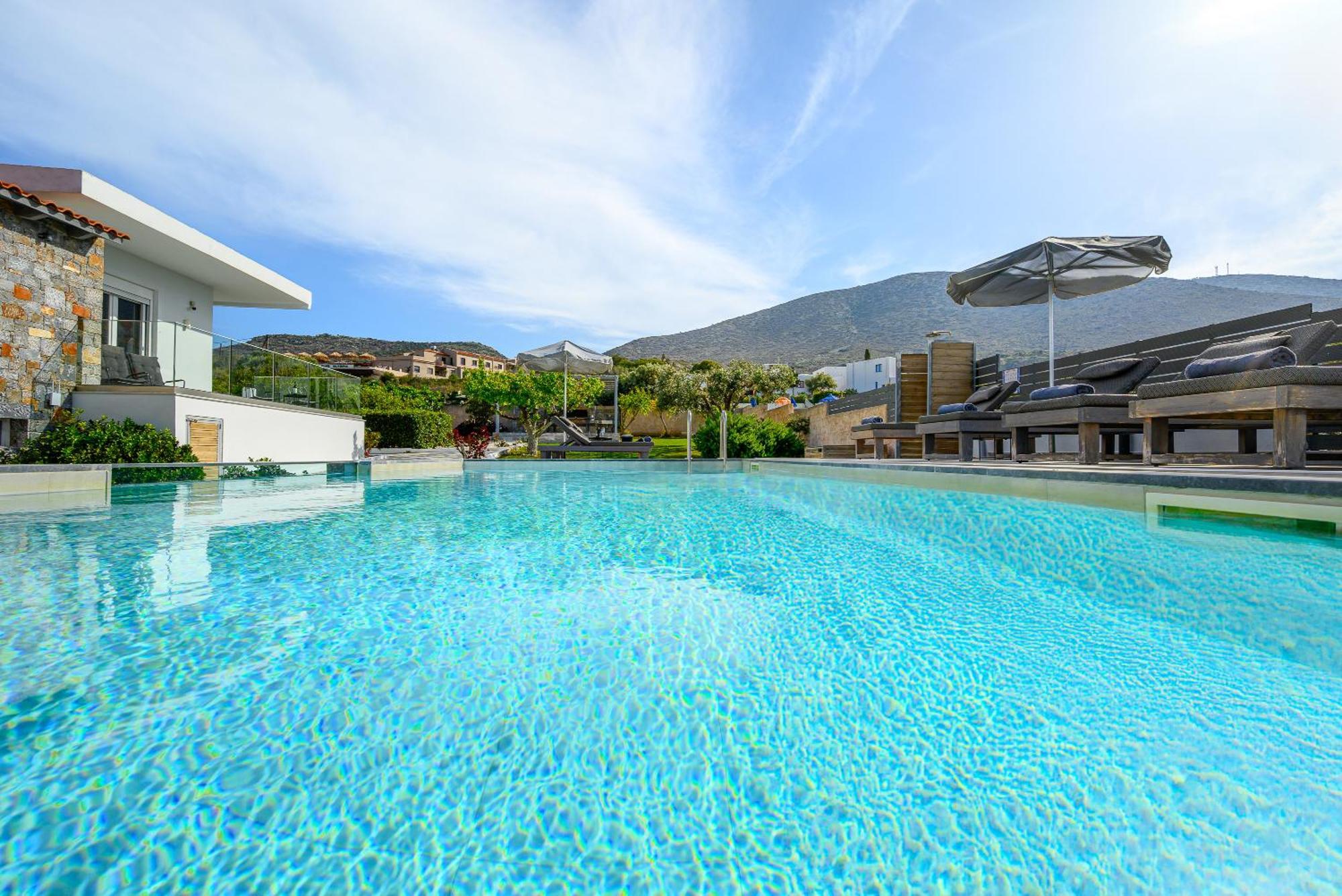 Queen'S Gem Luxury Villa - Heated Jacuzzi & Pool Χερσόνησος Εξωτερικό φωτογραφία