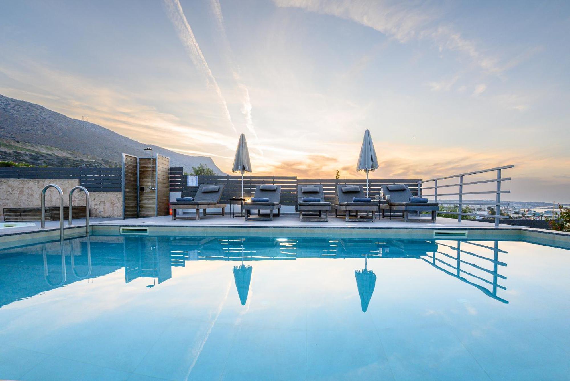 Queen'S Gem Luxury Villa - Heated Jacuzzi & Pool Χερσόνησος Εξωτερικό φωτογραφία
