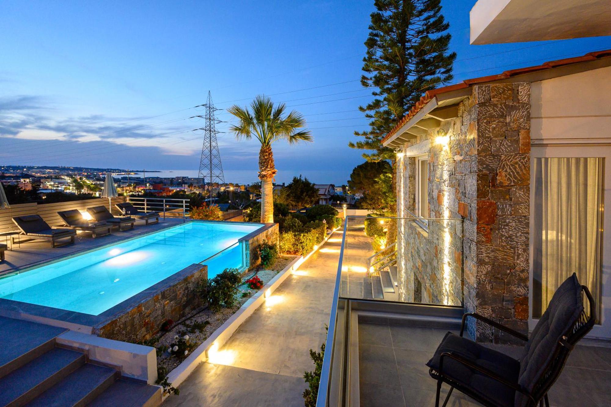 Queen'S Gem Luxury Villa - Heated Jacuzzi & Pool Χερσόνησος Εξωτερικό φωτογραφία